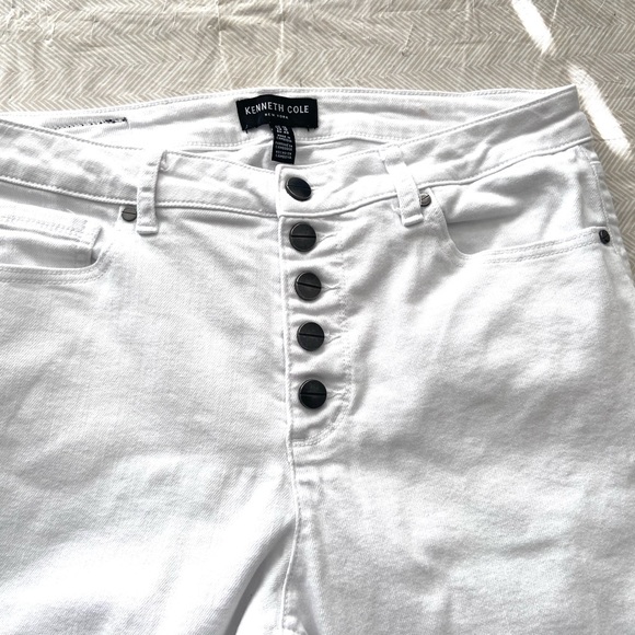 Kenneth Cole NY Jeans White Size US10 button front, 5 pocket Jeans. - Picture 4 of 12